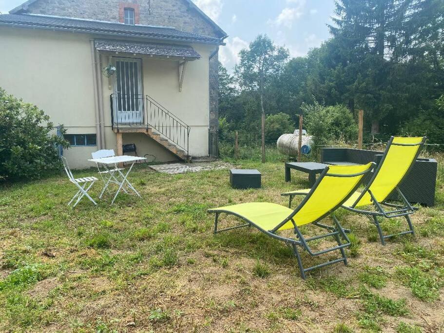 Petite Maison En Auvergne Giat Екстер'єр фото
