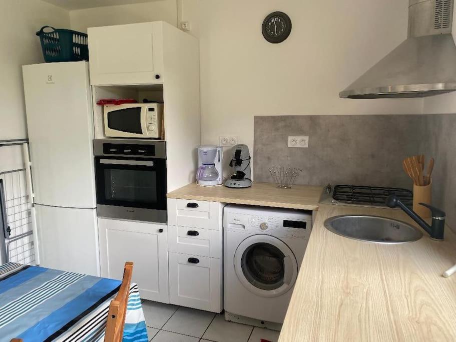 Petite Maison En Auvergne Giat Екстер'єр фото