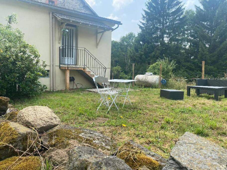 Petite Maison En Auvergne Giat Екстер'єр фото